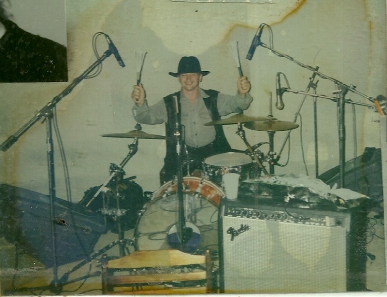 Волжский 2001 г. барабаны Михаила Шевякова