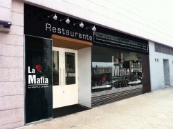 Вход в ресторан с названием "La Mafia — CostaSpain.net Вход в ресторан с названием "La Mafia