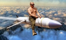 Человек без рубашки сидит на ракете в облаках — CostaSpain.net Человек без рубашки сидит на ракете в облаках