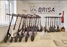 Электросамокаты в аренду и продаже в помещении