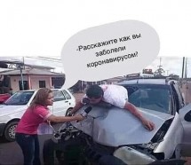Женщина берет интервью у пострадавшего в аварии