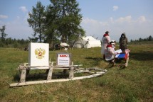 Выборы в поле, избирательная комиссия на месте