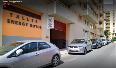 Сервисный центр "Taller Energy Motor" и припаркованные автомобили — CostaSpain.net Сервисный центр "Taller Energy Motor" и припаркованные автомобили