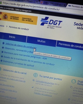 Заходишь в “permisos de conducir”, потом в “informe de datos de conductor”