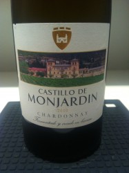 Этикетка вина Castillo de Monjardin, 2010 год, сорт Chardonnay