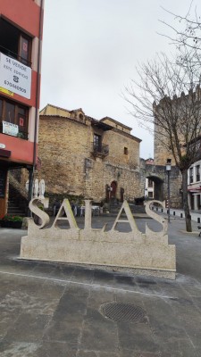 Испания: Salas, Asturias, Camino de Saniago вьезд в город
