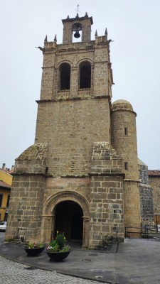 Испания: Salas, Asturias, Camino de Saniago старая церковь