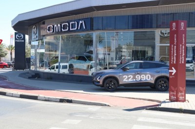 Автосалон "Omoda" в Дении, Испания