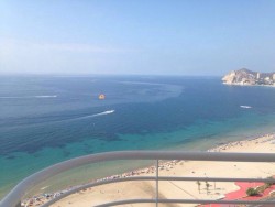 Вид на пляж и море с балкона — CostaSpain.net Вид на пляж и море с балкона