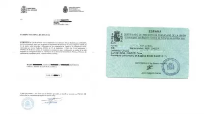 Слева , на А4 временное NIE.<br />Справа , зелёное постоянное NIE.