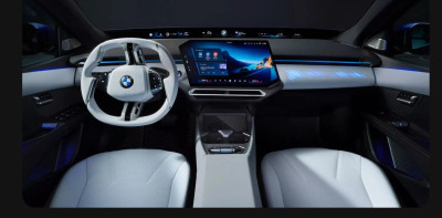 Интерьер автомобиля BMW с современным дизайном и технологией.