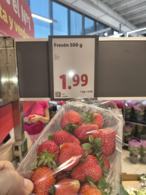 Цена клубники в Испании - 1,99 евро за 0,5кг.