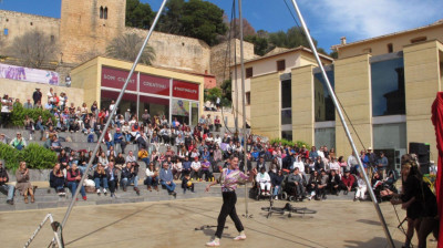 Праздник на plaza del Consell в Дении — CostaSpain.net Праздник на plaza del Consell в Дении