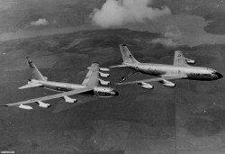 KC-135A «Стратотанкер» B-52G «Стратофортресс»